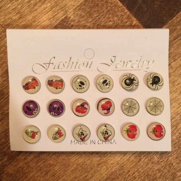 **GIFTED!! Gift with Purchase! NEW Halloween Earrings 9 Sets - Picture 2 of 5